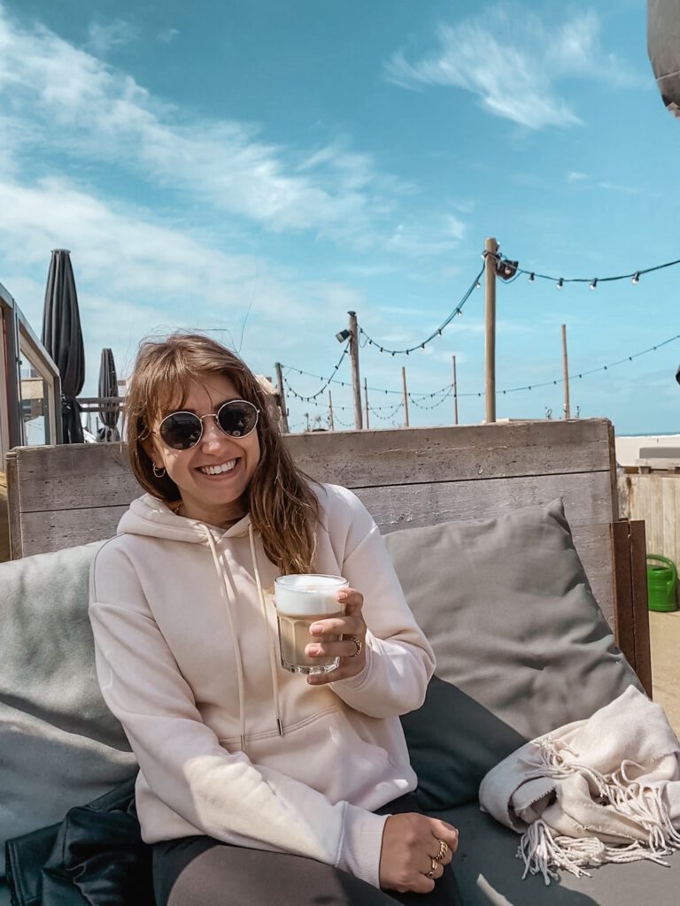 Nadine Hälker Roadtrip Kaffee Strand