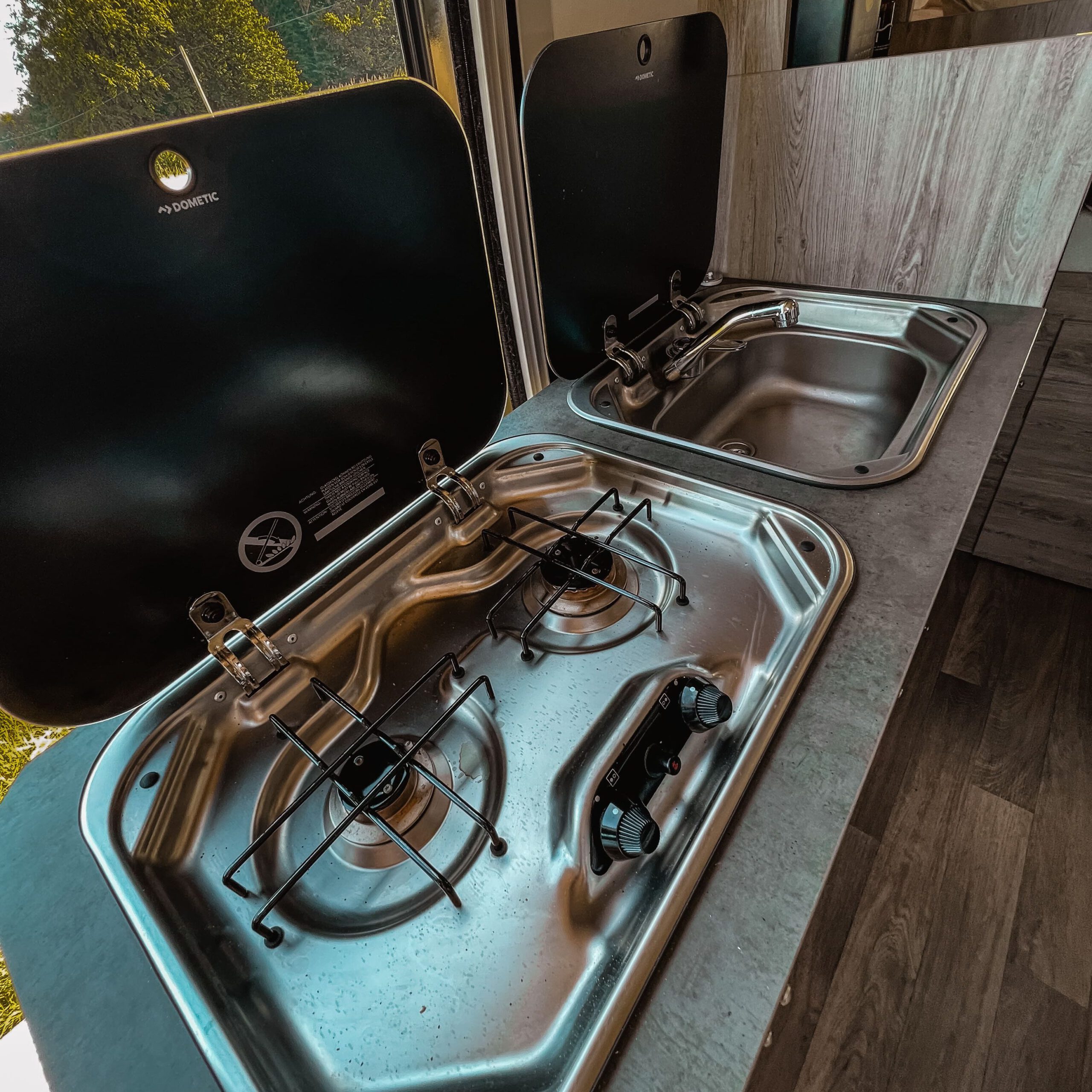 Kastenwagen Bravia Swan Trend 599 Küche